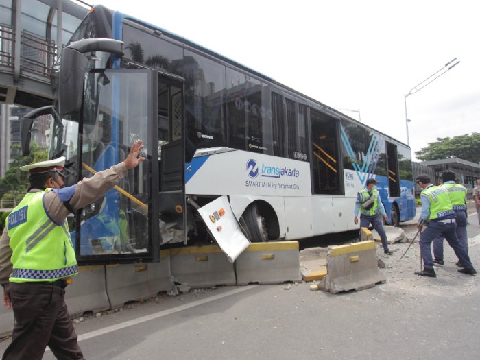 Audit Kecelakaan Bus Transjakarta, KNKT Soroti Dugaan Pengemudi Alami Kelelahan