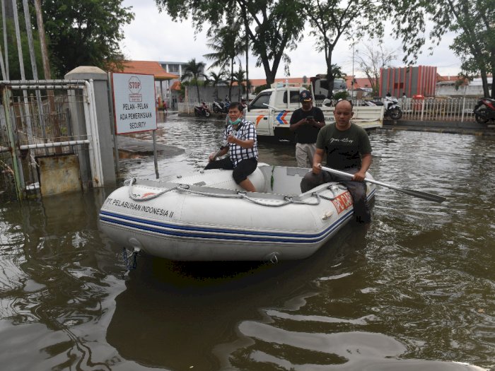 Banjir Rob Terjang Pesisir Jakarta Hampir 1 Meter, Wagub DKI: Ada Tanggul Jebol