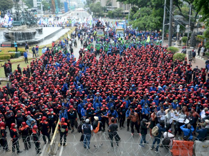 Aksi Buruh di Jakarta, Berikut Foto-fotonya