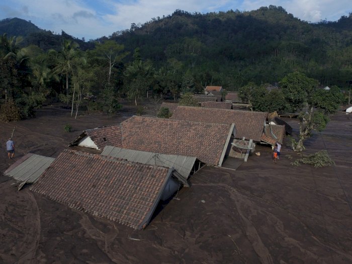 Material Gunung Semeru Menimbun Dusun Kamar Kajang, Ini Foto-fotonya