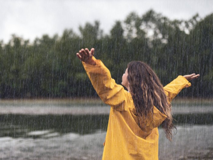  Alasan Mengapa Beberapa Orang Bahagia saat Hujan Turun
