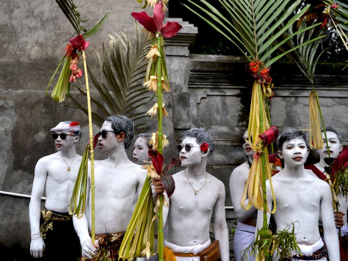 Tradisi Ngerebeg di Bali, Berikut Foto-fotonya