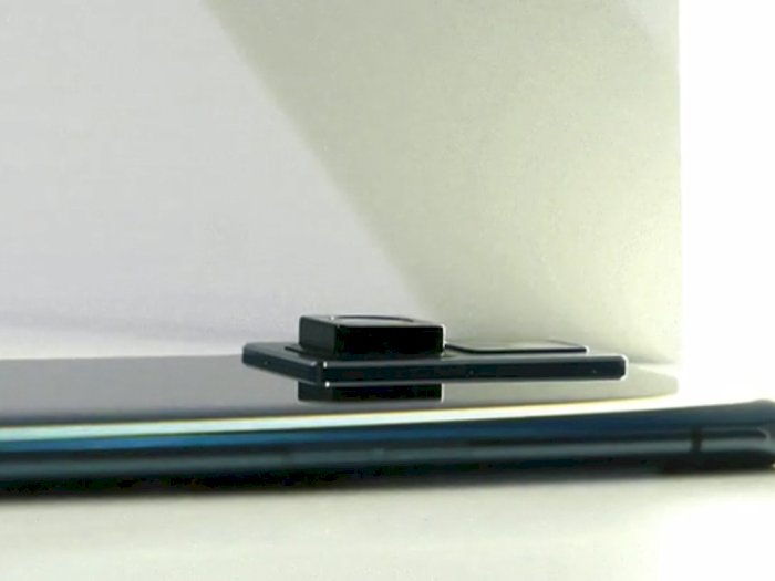 Oppo Pamer Prototype Smartphone dengan Teknologi Kamera Belakang Pop-up