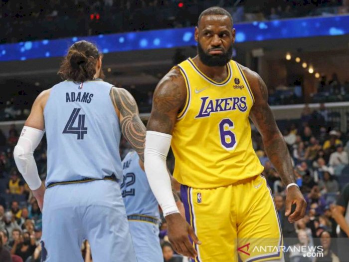 Tekuk Mavericks,  Pemain LA Lakers On Fire