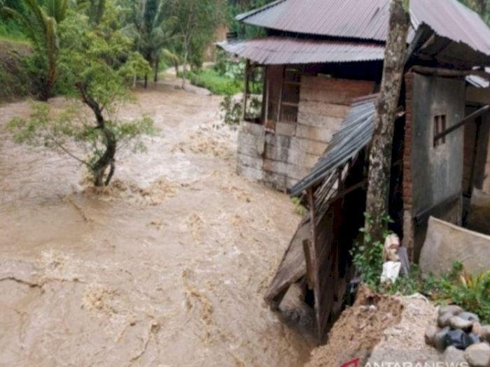 14 Kecamatan Terendam Banjir, Bupati Madina Sumut Tetapkan Status Darurat Bencana
