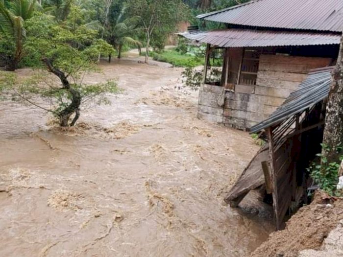 Mandailing Natal Sumut Dikepung Banjir, 14 Kecamatan Terendam