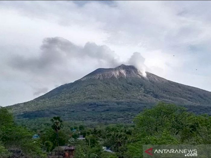 Gunung Illi di NTT Kembali Erupsi, Masyarakat Diminta  Waspada