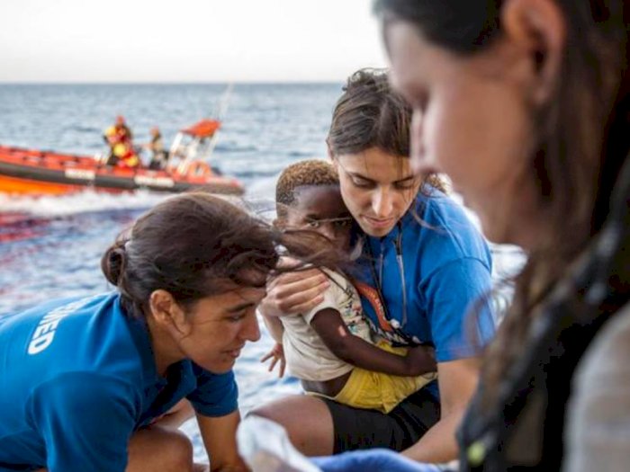 Terpisah dari Orang Tua, Anak 1 Tahun Ini Sebrangi Laut  Mediterania 'Sendirian'