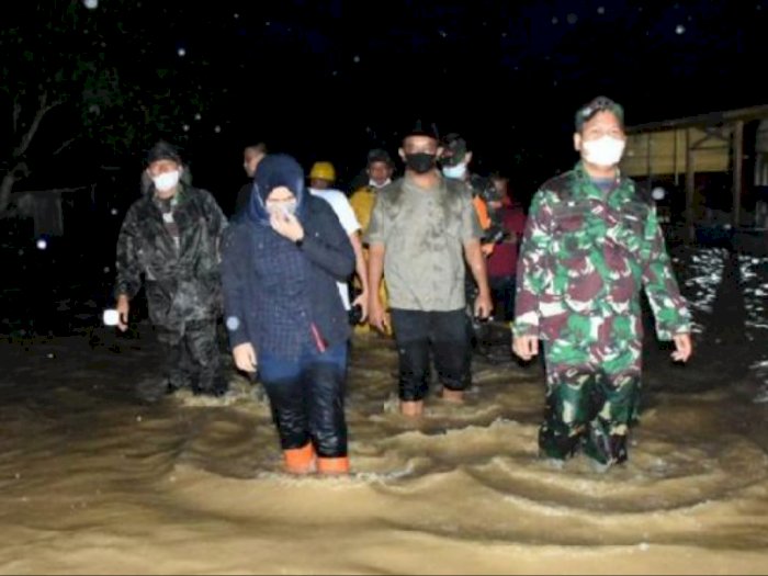 Gubernur Sumatera Utara Lakukan Peninjauan Daerah  Banjir di Madina, Pakai Helikopter