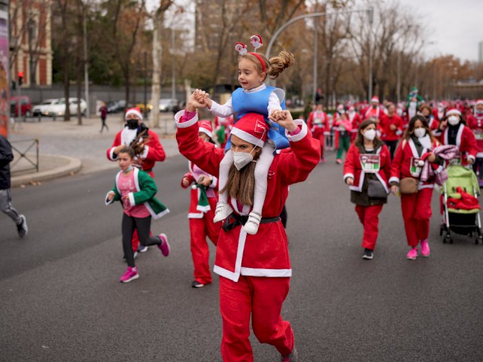Ribuan Santa Berlari di Madrid, Berikut Foto-fotonya