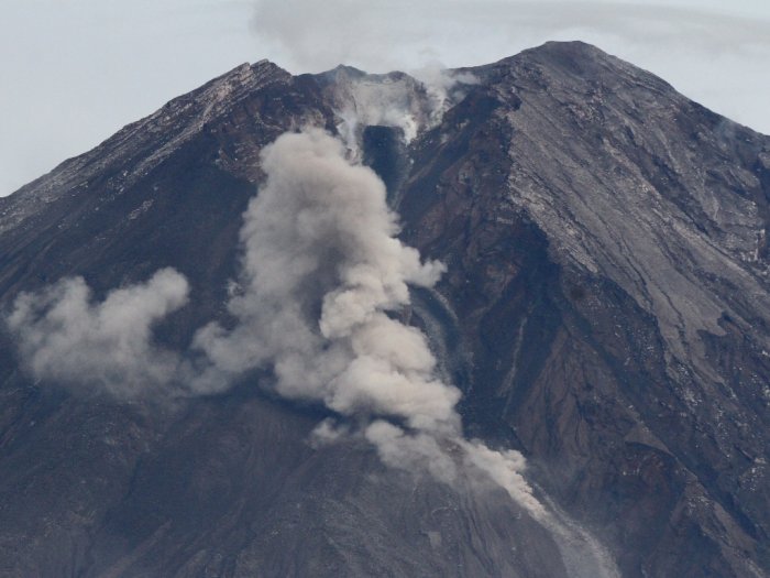 Bentuk Kawah Gunung Semeru Berubah, Berikut Foto-fotonya
