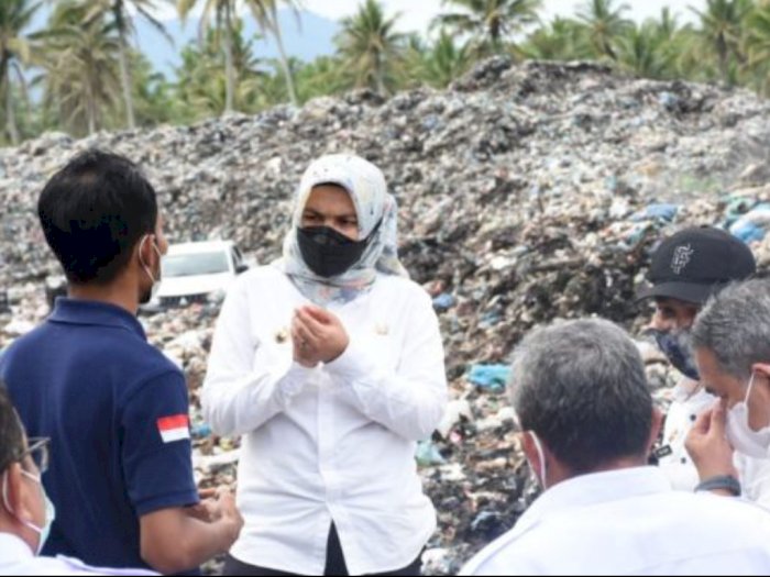 SMGP Bantu Menangani Sampah di TPA Panyabungan Barat, Turunkan Bantuan Excavator