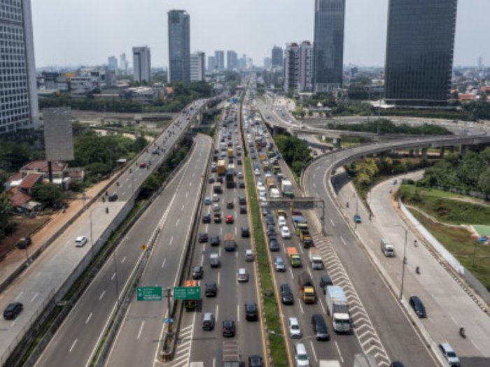 Volume Kendaraan Keluar dan Masuk Jakarta Meningkat Jelang Nataru