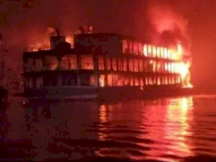Bawa 1.000 Penumpang, Kapal Feri di Bangladesh Terbakar, 30 Orang Tewas