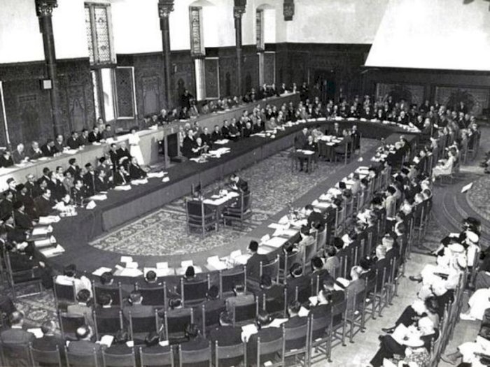 27 Desember 1949 Belanda Mengakui Kemerdekaan Indonesia Secara Resmi melalui KMB