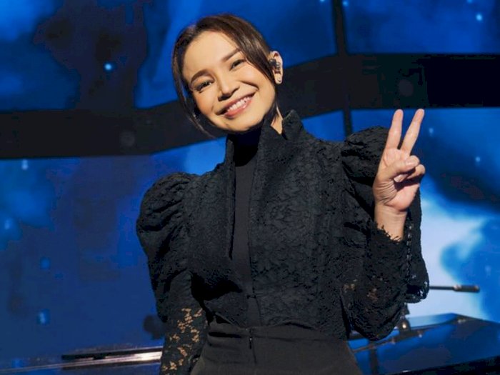 Profil Rossa, Penyanyi Wanita Berprestasi dan Juri X Factor Indonesia Musim 3