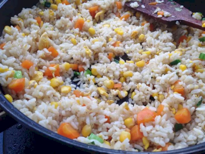 Enaknya Makan Nasi Goreng Hong Kong, Berikut Ini Resep Membuatnya di Rumah