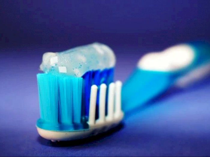 Manfaat dan Efek Samping Fluoride yang Terdapat dalam Pasta Gigi, Mana yang Lebih Banyak?