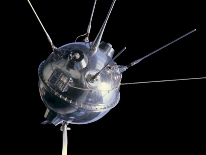 Mengenal Luna 1, Pesawat Luar Angkasa Pertama yang Terbang Mendekati Bulan