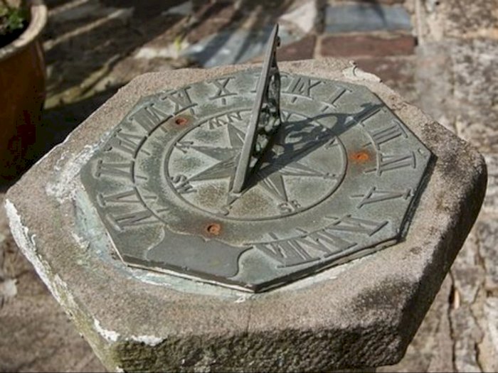 Mengenal Sundial, Jam Matahari yang Digunakan Orang Zaman Dulu untuk Melihat Waktu