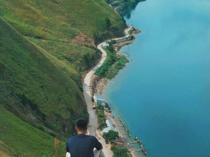 Indahnya Bukit Siadtaratas, Spot Terbaik untuk Melihat Danau Toba