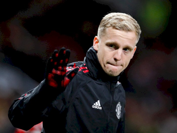 Rumor Transfer: Dortmund dan Newcastle Tertarik dengan Van de Beek