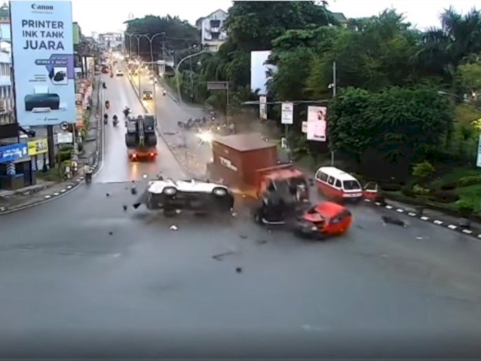 Kecelakaan Maut di Balikpapan 4 Orang Tewas, Pentingnya Jaga Jarak Saat Lampu Merah