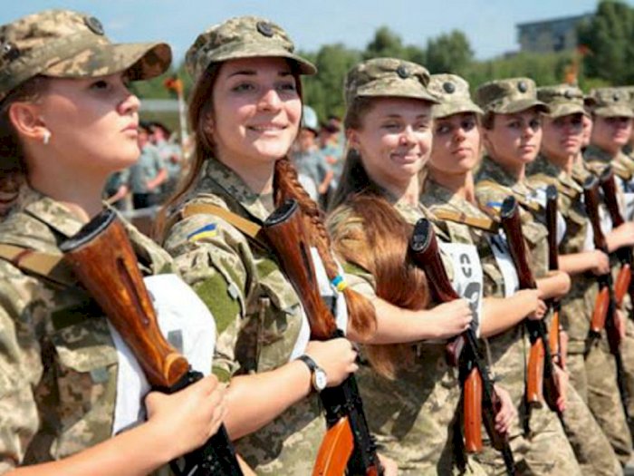 Ukraina Punya Banyak Tentara Cantik, Bisakah Luluhkan Tentara Pria Rusia?