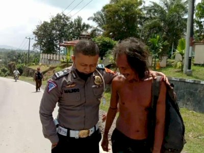 Viral! Kisah Polisi di Riau, Peduli ODGJ sampai Sekolahkan Bocah Pengamen