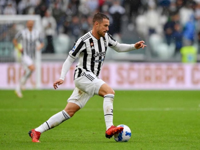 Juventus Ancam akan 'Bekukan' Ramsey yang Terus Menolak Dijual