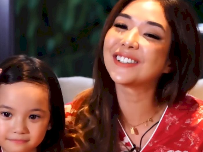 Video Gisel Rayakan Imlek dan Ngomong Bahasa Mandarin, Berharap Kebahagiaan Berlimpah