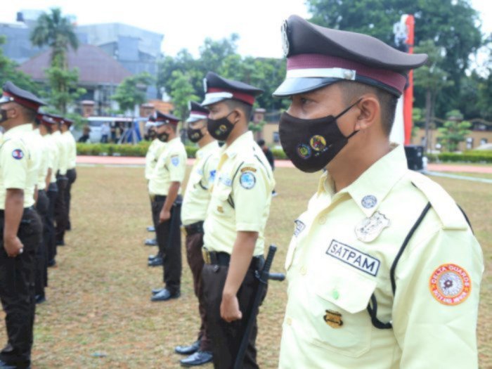 Dua Kali Berubah, Berikut Sejarah Seragam Satpam Indonesia yang Mirip Seragam Polisi India
