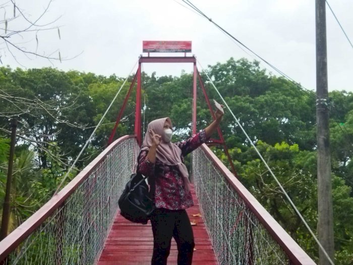 Dear Bu Risma, Jembatan Antigempa di Pacitan jadi Spot Selfie Warga!