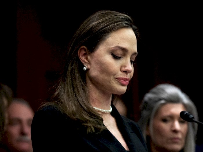 Angelina Jolie Menangis Saat Pidato Mendukung UU Anti Kekerasan Terhadap Perempuan
