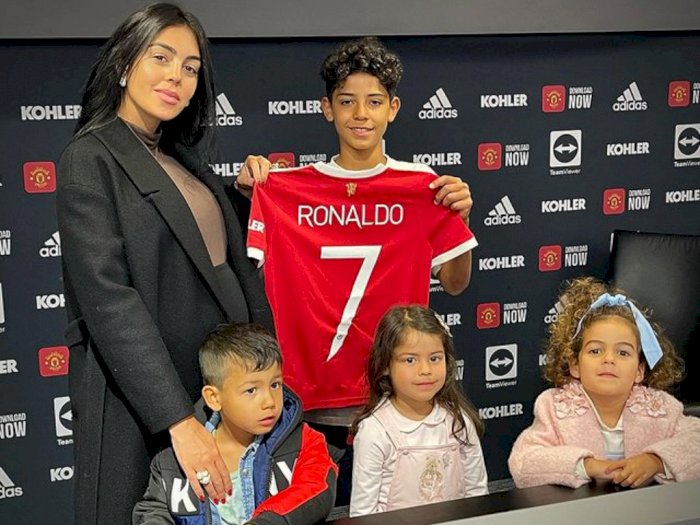 Cristiano Ronaldo Junior Teken Kontrak di MU, Georgina: Ibu Mencintaimu!