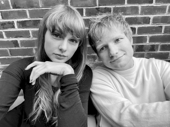 Ed Sheeran Penuhi Janji Duet dengan Taylor Swift Nyanyikan Lagu Kisah Cinta Remaja! 