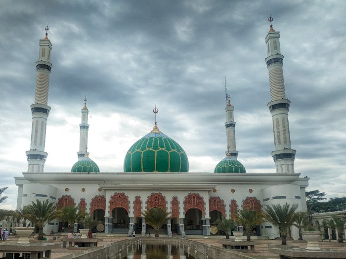 Bangga, Masjid Terbesar di Asia Tenggara Ada di Riau! Berdesain Mewah, Bikin Betah Ibadah