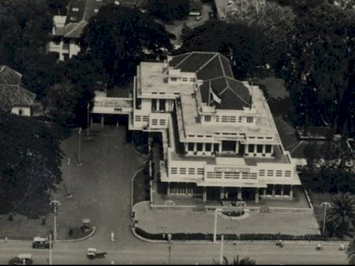 Sejarah Hotel Des Indes, Hotel Mewah Masa Kolonial Belanda Yang ...