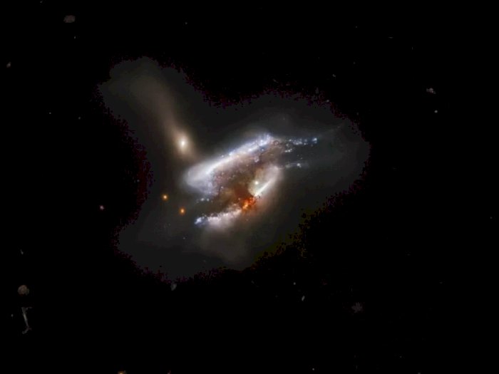 NASA Berhasil Memotret Momen Tiga Galaksi Bertabrakan, Penampakannya Menakjubkan