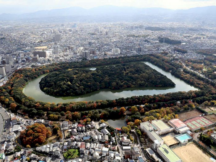 Misteri Kofun, Kuburan Kaisar Kuno Jepang yang Keseluruhan Menghadap ke Amaterasu