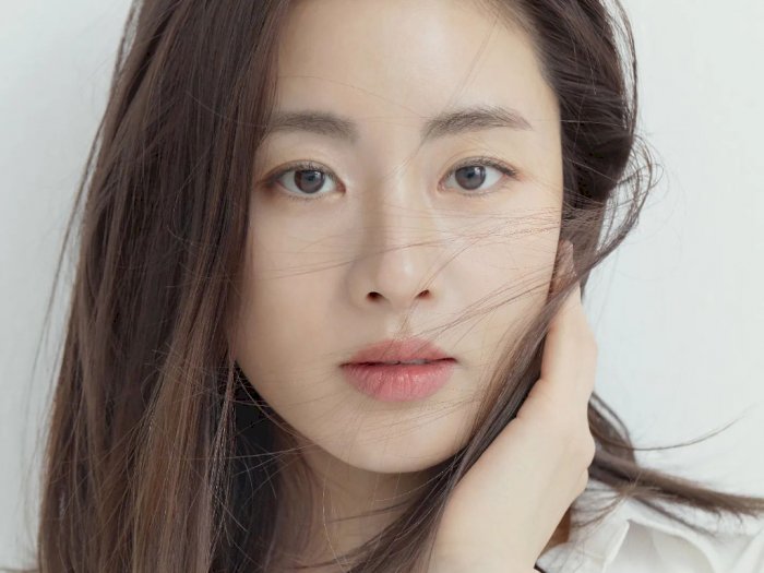 8 Potret Menawan Kang Sora yang Dapat Tawaran Bintangi Drama 'Can We Be Strangers?'