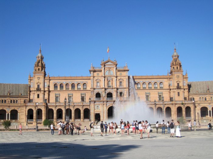 Plaza de Espana, Bangunan Megah di Spanyol yang Jadi Lokasi Syuting Film Star Wars II 
