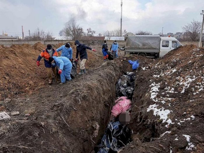 Kuburan Massal Korban 'Kebiadaban' Putin Dimakamkan, 1.200 Orang Tewas di Kota Mariupol