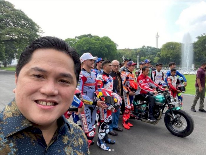 Foto Bareng Pembalap MotoGP, Erick Thohir Ngaku Salah Kostum