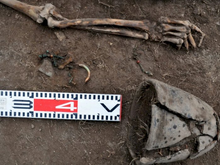 Arkeolog Temukan Artefak Zaman Perunggu di Siberia, Diduga Dulunya Dipakai Jimat