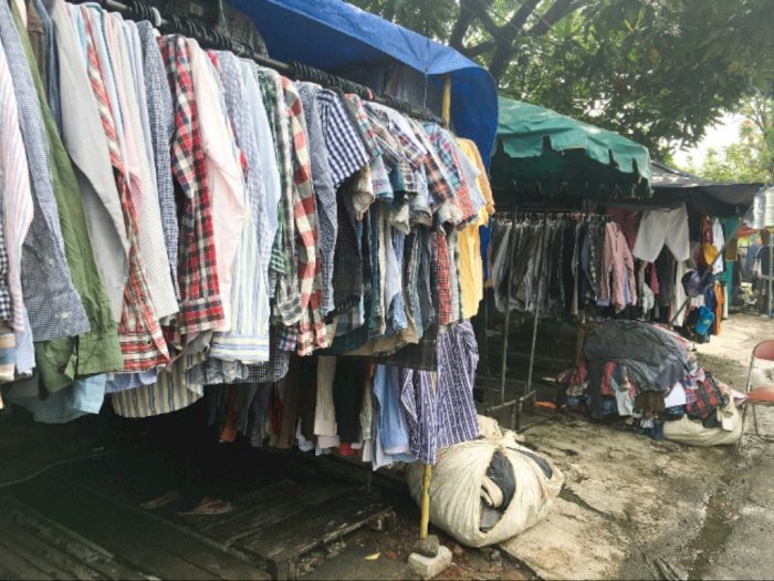 Catat! Tips Belanja di Pasar Gembong, Tempat Thrifting Terbesar di Surabaya