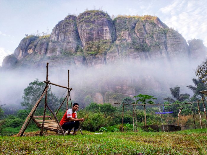 Lembah Terindah di Indonesia Ini Mirip Desa Wisata di Swiss, Cantik Banget!