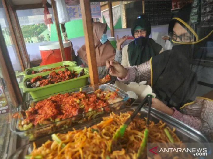 Warung Makanan Boleh Buka saat Puasa Ramadhan, MUI: Jangan Ada Sweeping-Sweeping!