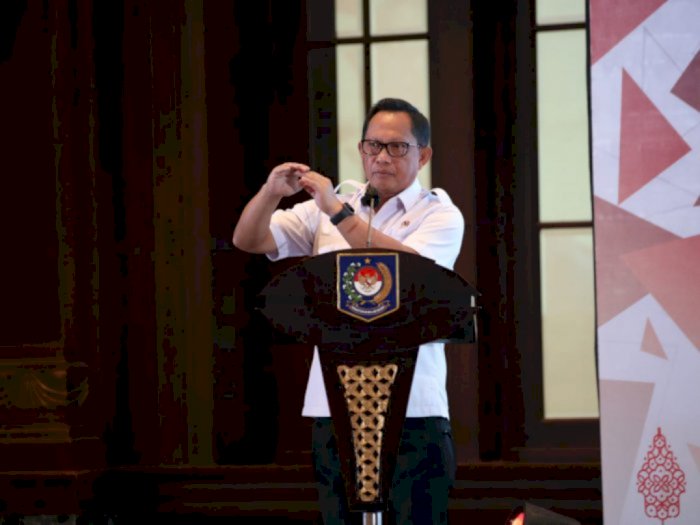 DPR Nilai Harusnya Mendagri Tegur Kepala Desa yang Dukung Jokowi 3 Periode