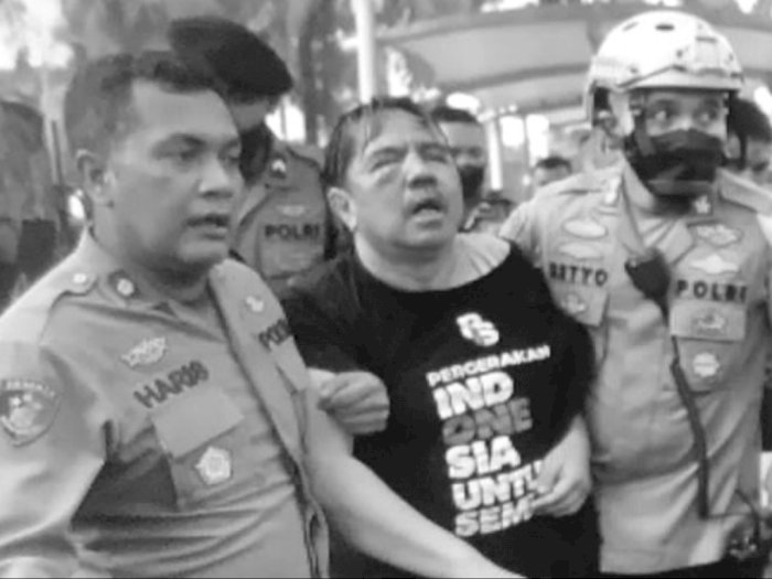 Ade Armando Dipukuli Massa hingga Celananya Hilang, Polisi: Betul!